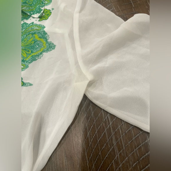 Beautiful Green Paisley blouse by I.N.C - Picture 5 of 6